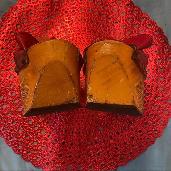 RELISTED  Vintage studded platform clogs - Picture 8 of 16